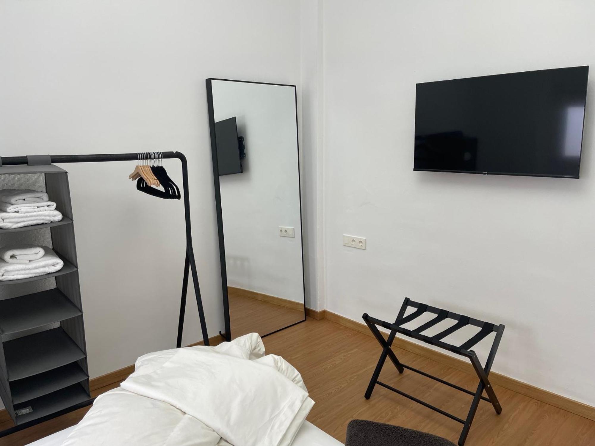 Apartamento Calle Rodrigo De Triana Con Opcion De Parking Seville Exterior photo